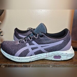ASICS HyperGEL-Yu Women's Running Shoe - Size 9